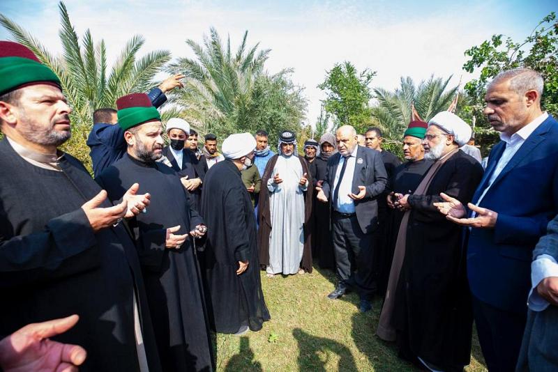 وفدُ العتبتَيْن المقدّستَيْن يصل إلى المقداديّة ويحضر عزاء شهداء قرية الرشاد