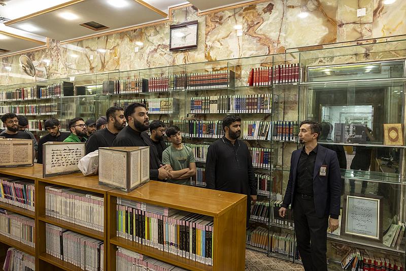 وفد أكاديمي من بريطانيا يشيد بنشاطات العتبة العبّاسية في حفظ وصيانة المخطوطات