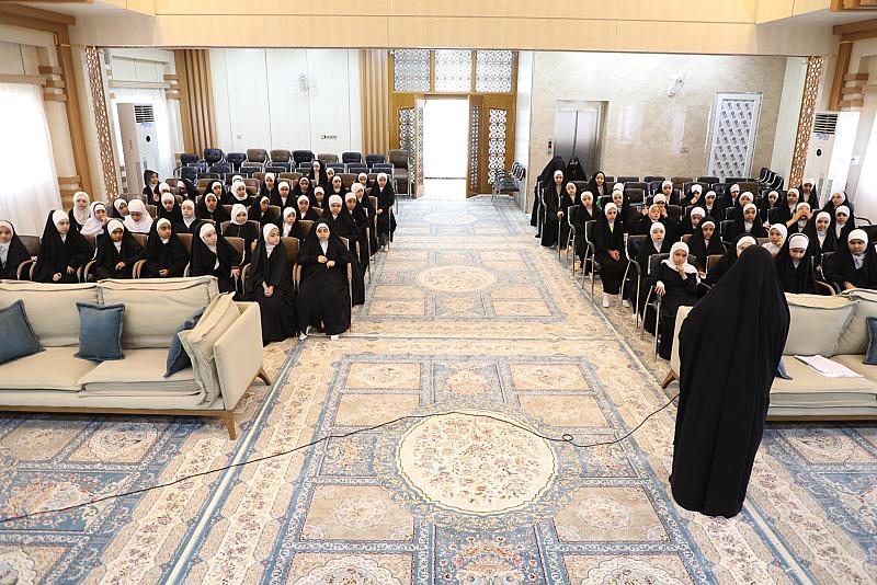 معهدُ القرآن الكريم النسويّ يواصل تحضيراته لحفل التكليف الشرعيّ الثاني