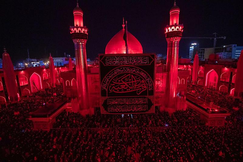 العتبة العلوية المقدسة تشهد مراسم قراءة مقتل الإمام علي (عليه السلام) بمشاركة واسعة من الزائرين