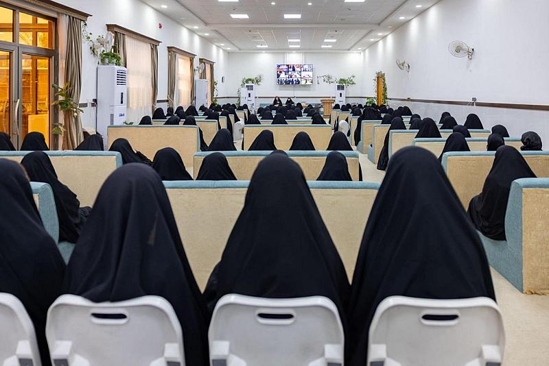 شعبة مدارس الكفيل تواصل فعاليات اليوم الثاني لمخيم بنات العقيدة