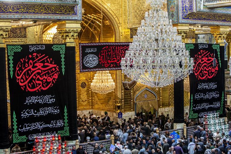 الحزنُ الكاظميّ يخيّمُ ويعمّ أرجاءَ العتبة العبّاسية المقدّسة
