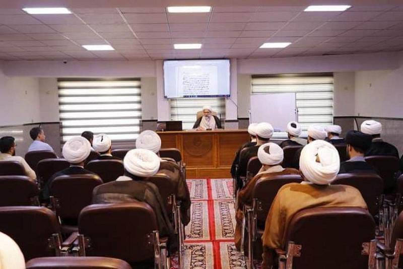 معهدُ القرآن الكريم في النجف الأشرف يقيمُ دورةً لإتقان فنّ التحقيق