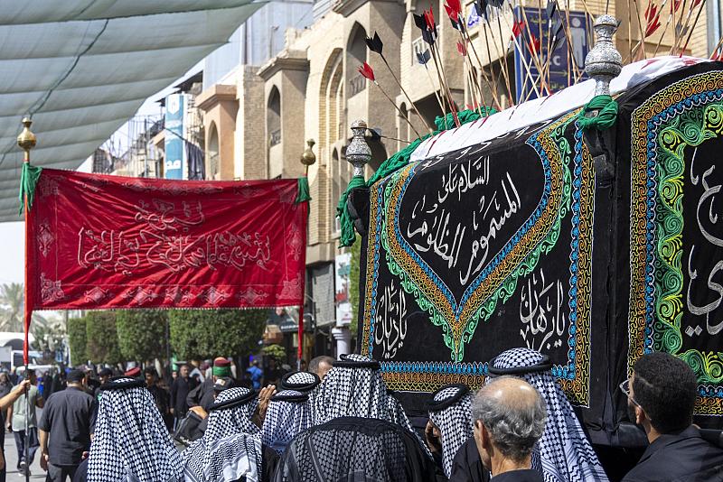 بمسيرات عزائية.. مواكب العزاء الكربلائية تحيي ذكرى شهادة الإمام الحسن (عليه السلام)