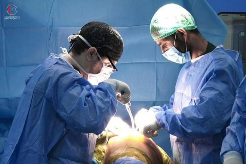 بعمليّةٍ نوعيّة معقّدة: أطبّاءُ مستشفى الكفيل ينجحون بتثبيت كسرٍ مركّب في عظم الحوض