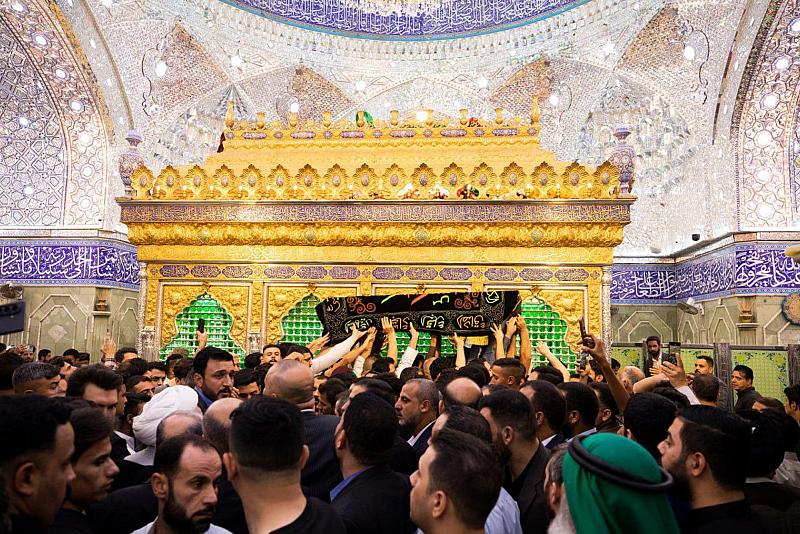 العتبتان المقدستان تشهدان تشييع عقيلة المرجع الديني الأعلى السيد علي السيستاني