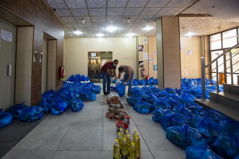 تدريسيّو وطلبة جامعة الكفيل ينظّمون حملةً لمساعدة العوائل المتضرّرة جرّاء الحظر الوقائيّ