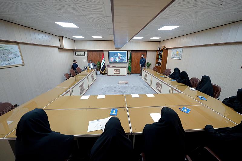 مركز الكفيل للصحة والسلامة ينظِّم دورة تدريبيَّة عن الإسعافات الأولية في العتبة العسكرية المقدسة