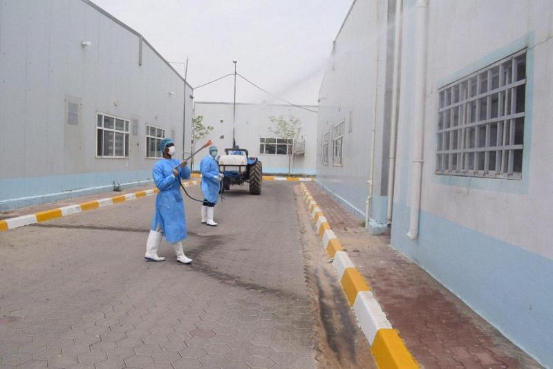 تواصُل حملة تعقيم وتعفير مجمّعات الخِدمة التابعة للعتبة العبّاسية المقدّسة
