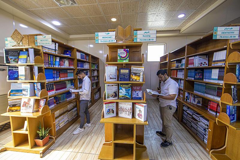 مكتبة جامعة العميد توفر آلاف المصادر الإنكليزية والعربية في مختلف المجالات