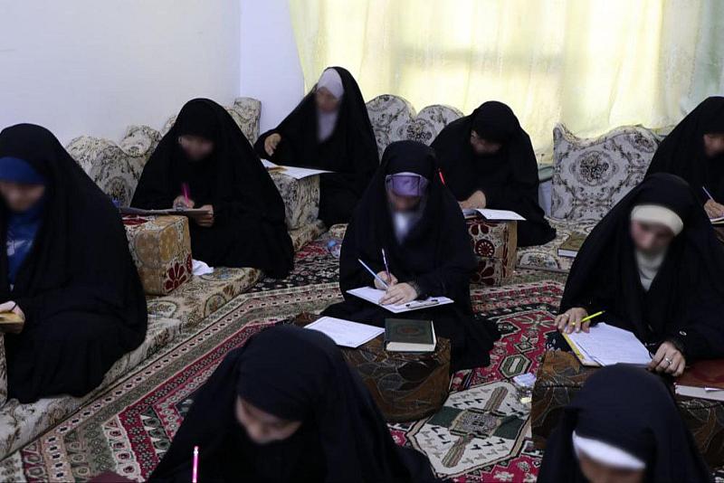 معهد القرآن الكريم النسوي يجري الاختبارات النهائية لطالبات واسط