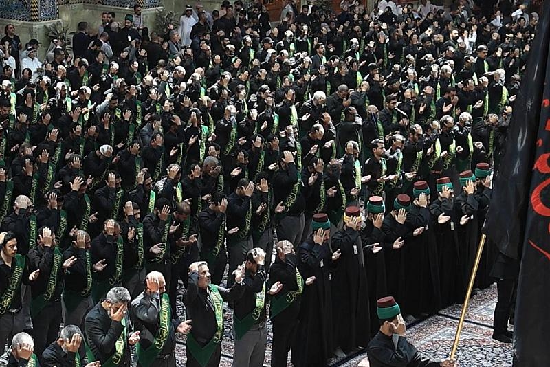 خدمة العتبة العباسية يؤدون مراسيم الممارسة العبادية بذكرى شهادة الإمام الباقر (عليه السّلام)
