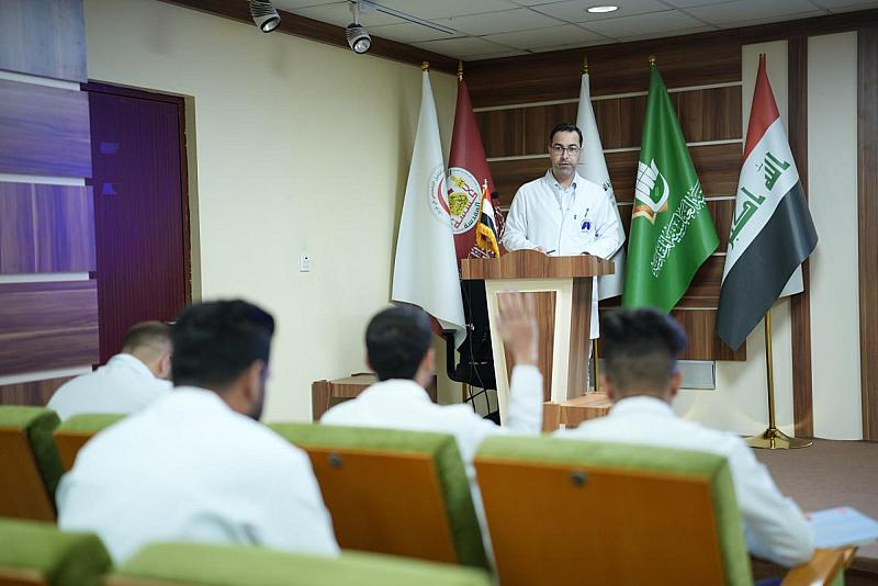 محاضرة علمية بمستشفى الكفيل عن قراءة أشعة الصدر لطلبة كلية الطب