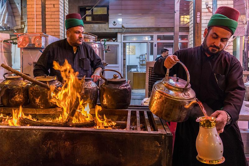 في أيام شهر المحرم.. موكب العتبة العباسية المقدسة يواصل تقديم خدماته للزائرين