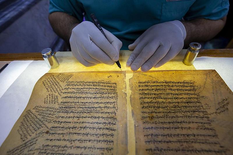 من رماد الكتب إلى فضاء الرقمنة.. حكاية حفظ ذاكرة الوطن