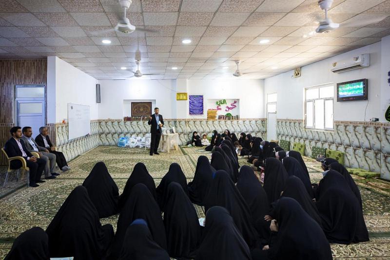 منهاجُ (نتعلّمُ لنَحيا) لمحو الأمّية يُكمل المرحلةَ الأساسيّة في أحد مراكزه 