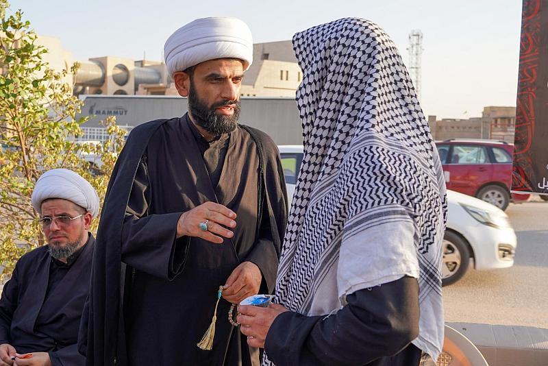 على طريق الزائرين في مدينة الحلّة.. قسم شؤون المعارف يواصل تقديم الخدمات لزائري الأربعين 
