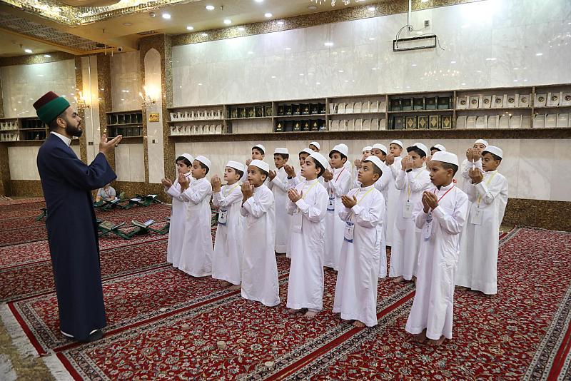 الى جانب النظرية.. دروس عملية يقدمها المجمع العلمي لطلبة الدورات القرآنية الصيفية