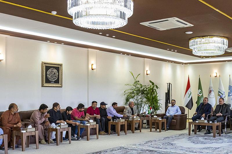 وفد أكاديمي باكستاني يبدي إعجابه بالتقنيات الحديثة والمختبرات التعليمية المستخدمة في جامعة الكفيل