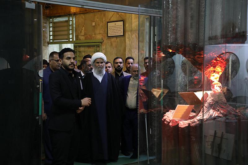 وفد كلية الإمام الصادق (عليه السلام) الجامعة يطّلع على عددٍ من أقسام العتبة العباسية المقدسة