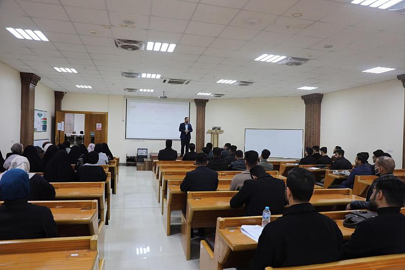 جامعة العميد تُقدِّم محاضراتٍ حول دور القرآن الكريم والعلم في بناء الإنسان