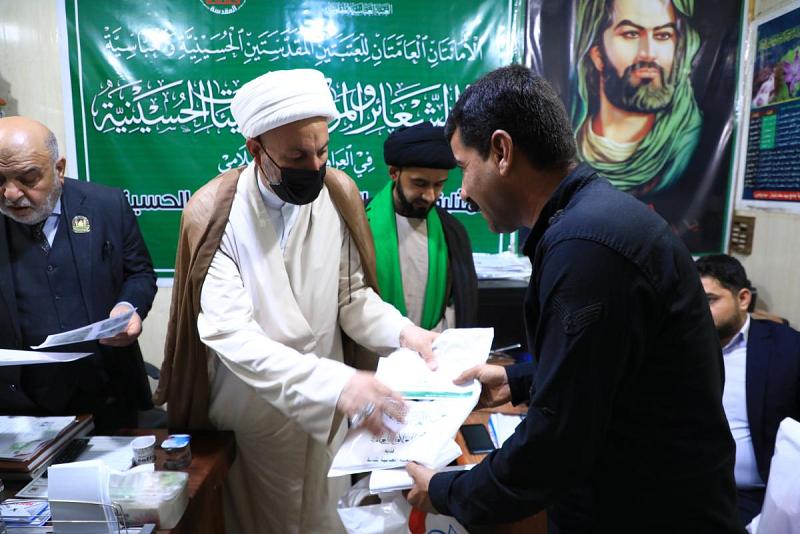 العَتَبَتَانِ المُقَدَّسَتانِ تُكَرِّمَانِ الوجبةَ الثانِيَةَ من ذوِي شهداءِ حريقِ مُستَشفَى الحسين (عليه السلامُ) في الناصريّة