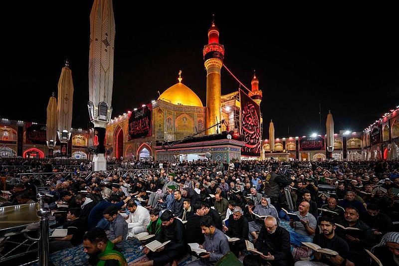 بالصور.. جموع الزائرين تحيي ليلة 20 من شهر رمضان عند مرقد أمير المؤمنين (عليه السلام)