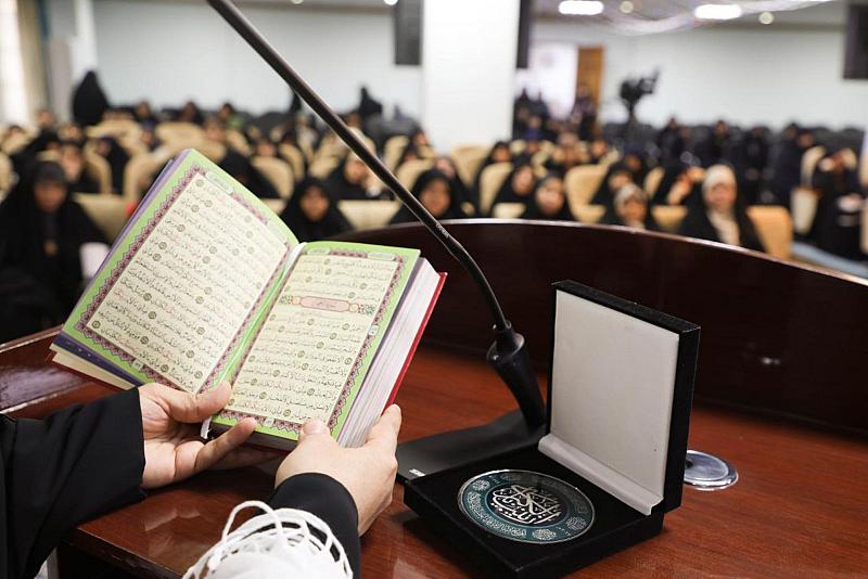 في ذكرى ولادة الحوراء (عليها السلام).. شعبة الخطابة النسوية تكرّم عدداً من السائرات على نهجها
