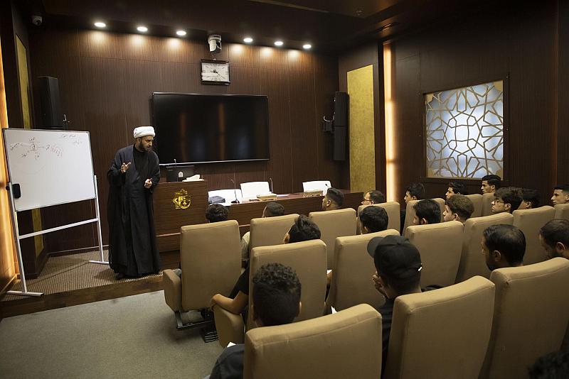 قسم الشؤون الفكرية يقدم برنامَج الشاب الفعال لمجموعة من أعضاء المشروع الثقافي لشباب العراق