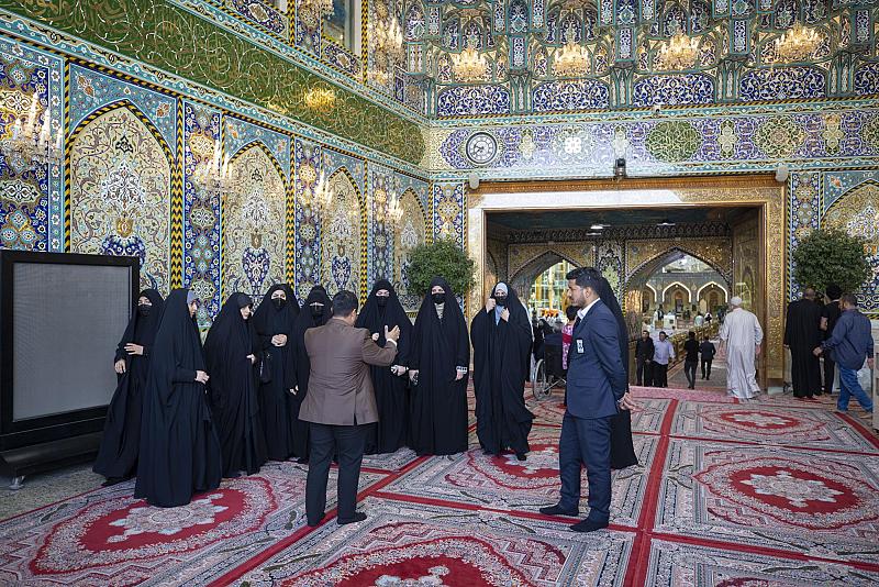 العتبة العباسية المقدّسة تُنظّم التدريبات النهائية لمسير تخرّج (بنات الكفيل)