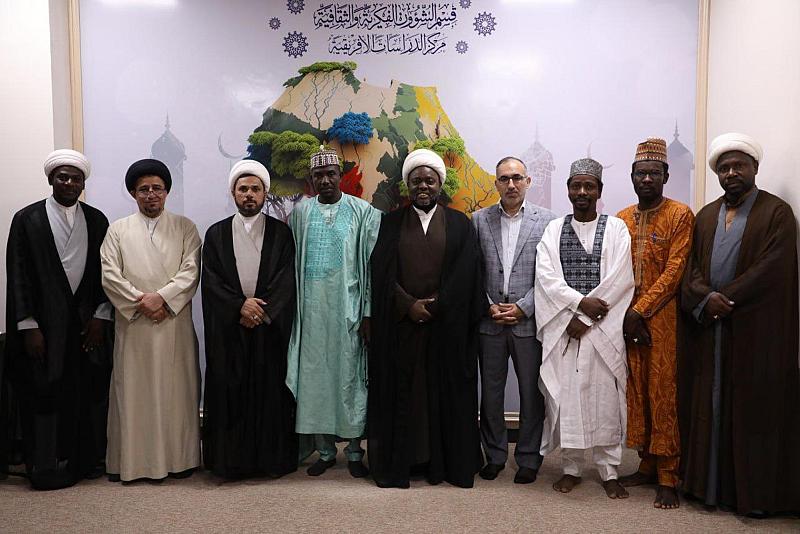 قسم الشؤون الفكرية يطلع وفدًا نيجيريًا على أعماله وبرامجه في القارة السمراء