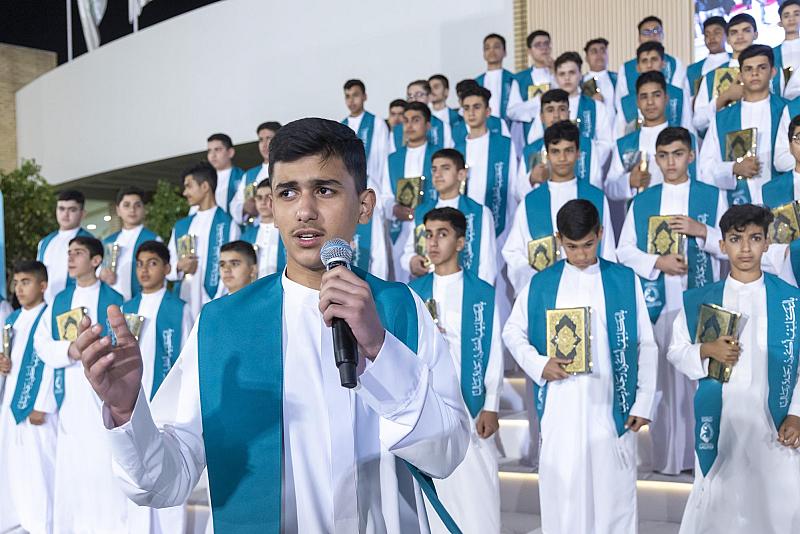بمشاركةِ نحو (500) متعلّمٍ من مجموعة العميد.. المكلفون يردّدون نشيد التكليف