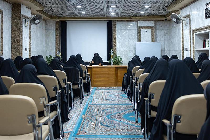 شعبة التوجيه الديني النسوي تعقد اجتماعًا لتنسيق خطتها الخاصة بزيارة الأربعين
