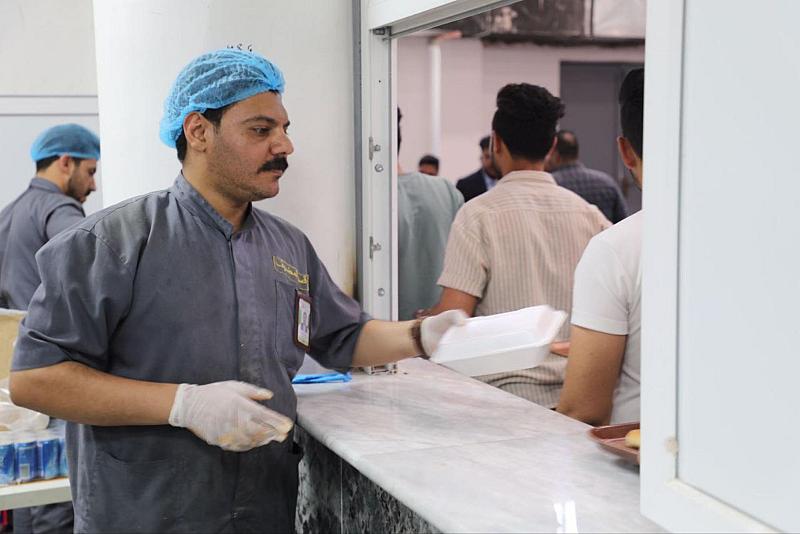 قسم المضيف يواصل تقديم خدماته للطلبة المشاركين في الحفل المركزيّ