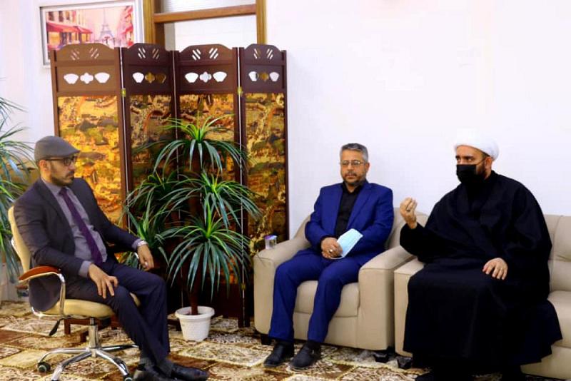 مُلتقى القمر يتباحث مع كلّية الإمام الكاظم (عليه السلام) الجامعة لتفعيل العلاقات الثقافيّة والعلميّة
