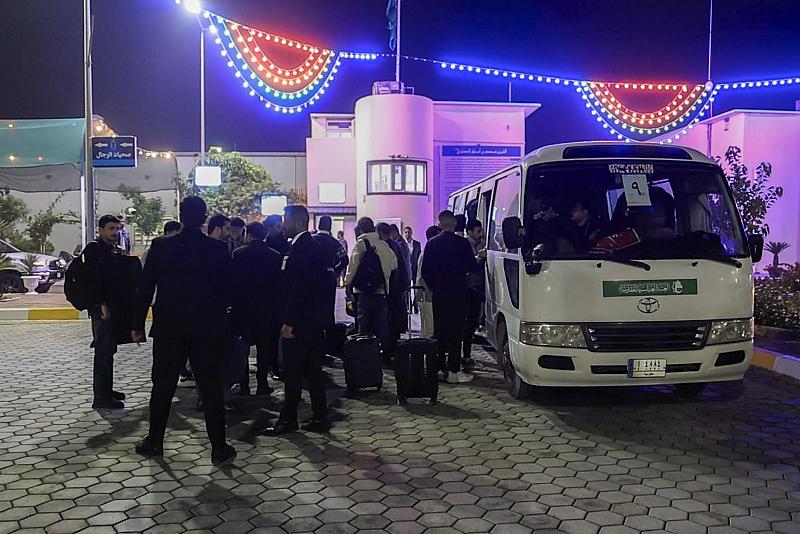 وصول المشاركين في حفل تخرج طلبة الجامعات العراقية السادس إلى مجمّع الشيخ الكليني
