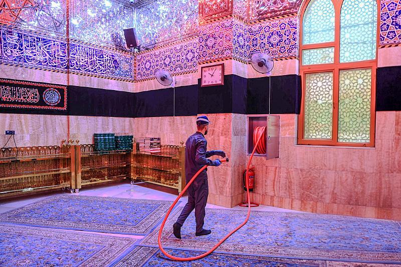 قسم الصيانة يجري أعمال الإدامة لمنظومة إطفاء مقام الإمام المهدي (عجّل الله فَرَجه)