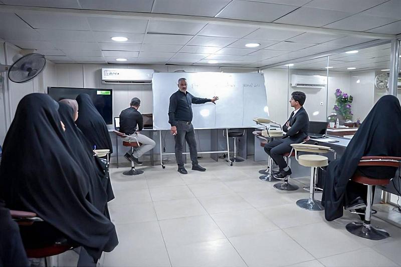 جامعة الكفيل تنظّم دورة حول نظام (كوها) العالمي لإدارة المكتبات الجامعية في النجف
