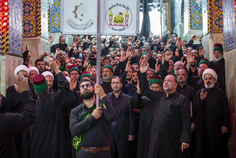 خَدَمةُ العتبتَيْن المقدّستَيْن يحيون ذكرى شهادة الإمام السجّاد (عليه السلام)
