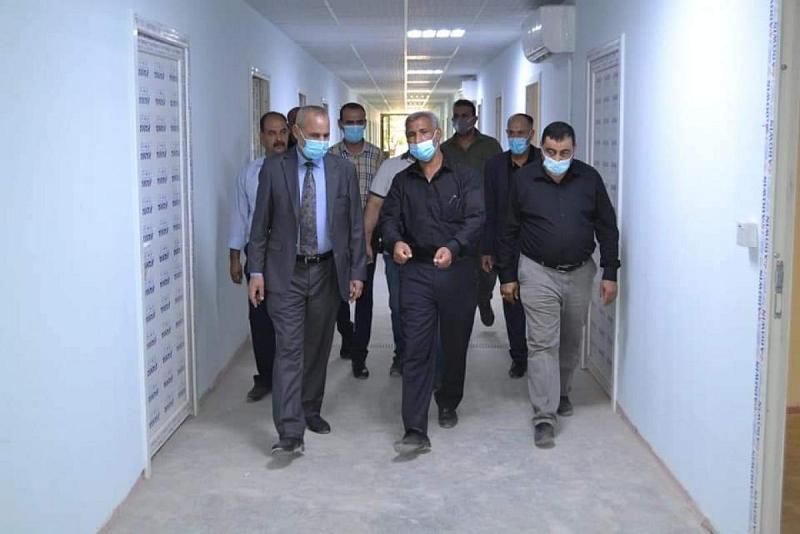 مسؤولُ شعبة الشؤون الطبّية في العتبة العبّاسية المقدّسة ومديرُ دائرة صحّة بابل يطّلعان على آخر تطوّرات العمل في بناية الحياة السابعة
