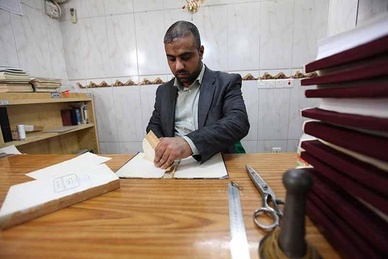 قسم الشؤون الفكرية: استخدام مواد عالية الجودة في صيانة التراث المكتوب وحفظه