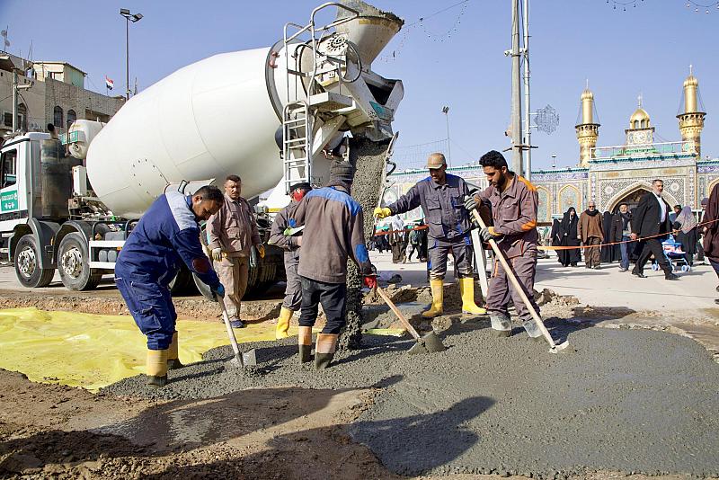 قسم الصيانة ينفذ أعمال إدامة في شارع باب القبلة لمرقد أبي الفضل العباس (عليه السلام)