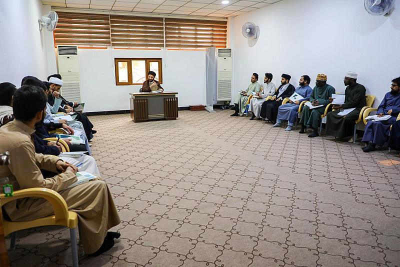 ضمن مشروعه القرآنيّ.. المجمع العلمي يقيم دورتين قرآنيّتين لطلبة العلوم الدينيّة في النجف الأشرف
