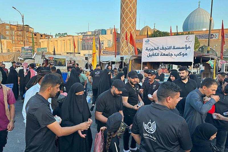 بذكرى شهادة النبي (صلى الله عليه وآله) موكب جامعة الكفيل يقدم خدماته في النجف الأشرف