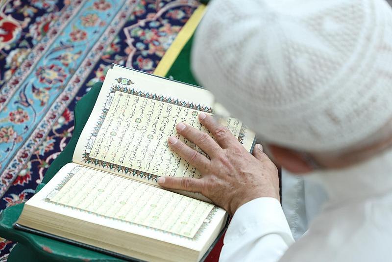 العتبة العباسية تستكمل استعداداتها لاستقبال شهر رمضان وتنظم برنامجاً خاصاً به
