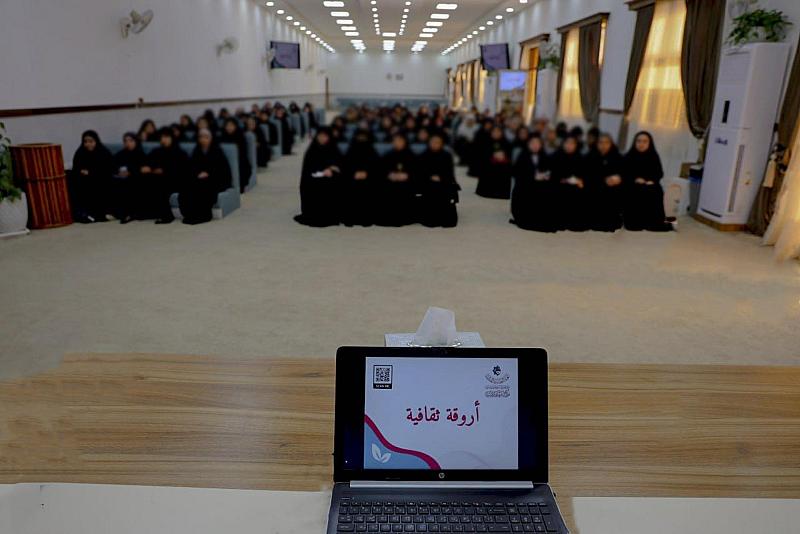 مركز الثقافة الأسرية ينظم برنامج (أروقة ثقافية) لطالبات جامعة بابل