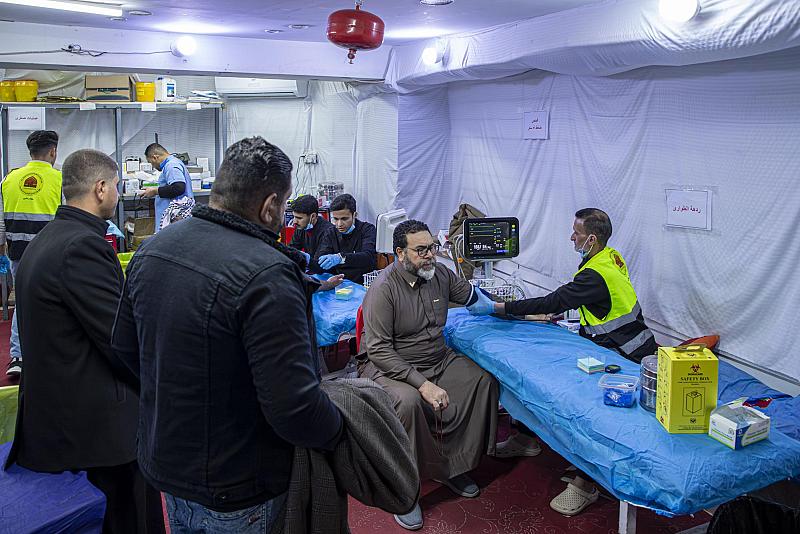 قسم الشؤون الطبية يقدم خدماته الصحية المجانية للزائرين في ليالي القدر المباركة