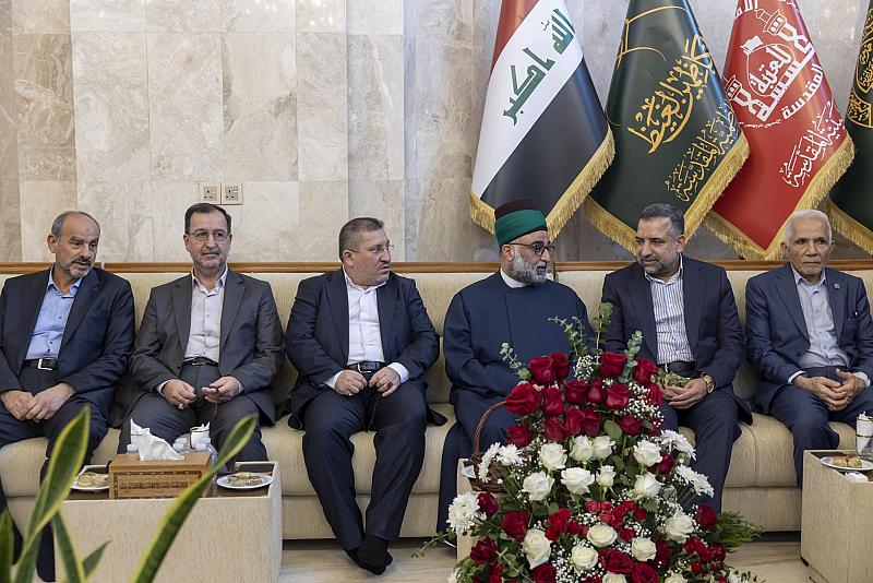 وفد العتبة العباسية المقدسة يهنئ الأمين العام للعتبة الكاظمية المقدسة بمناسبة تعيينه