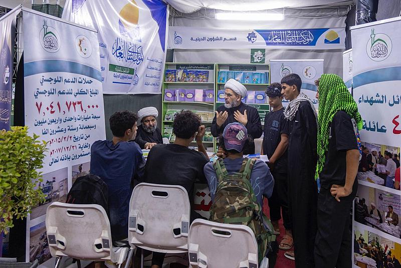 للاستفادة من خدماتها المعرفية.. إقبال لزائري الأربعين على محطات الموكب الثقافي في مجمع العلقمي
