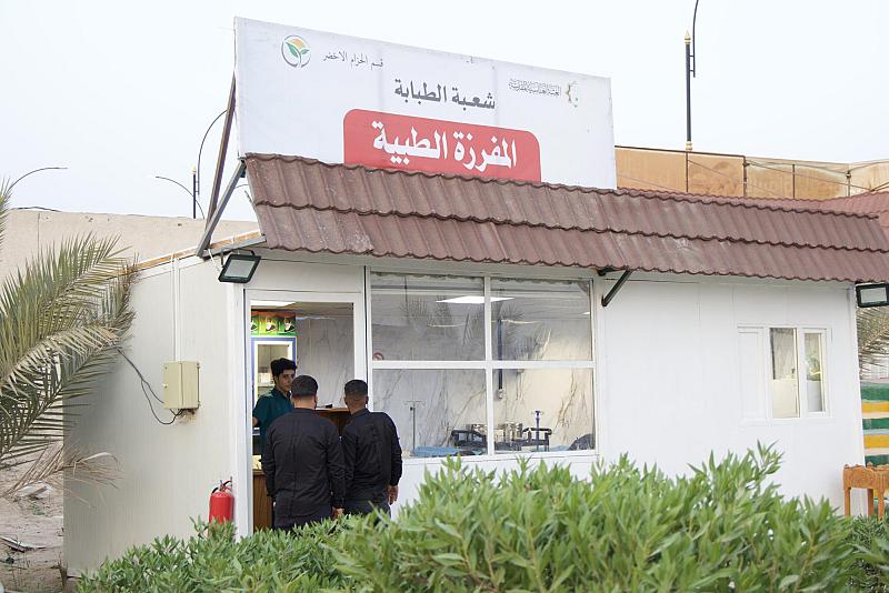 المفرزة الطبية في الحزام الأخضر تقدم خدمات صحية للوافدين من العوائل العراقية